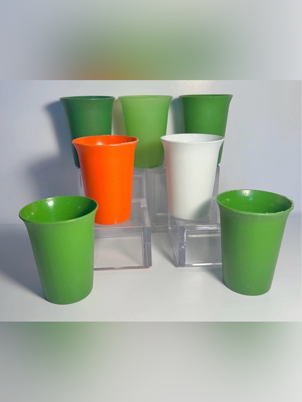 Vintage Tupperware Curved Rim Drinking Cups.  7 Total